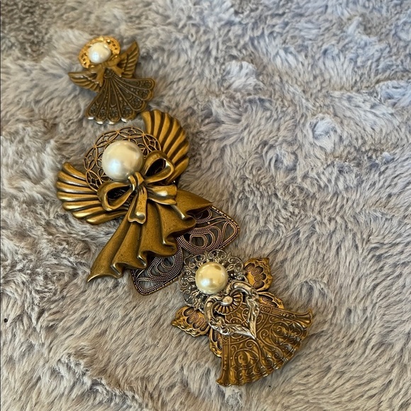 Ten Thousand Gold Angel Brooch Trio